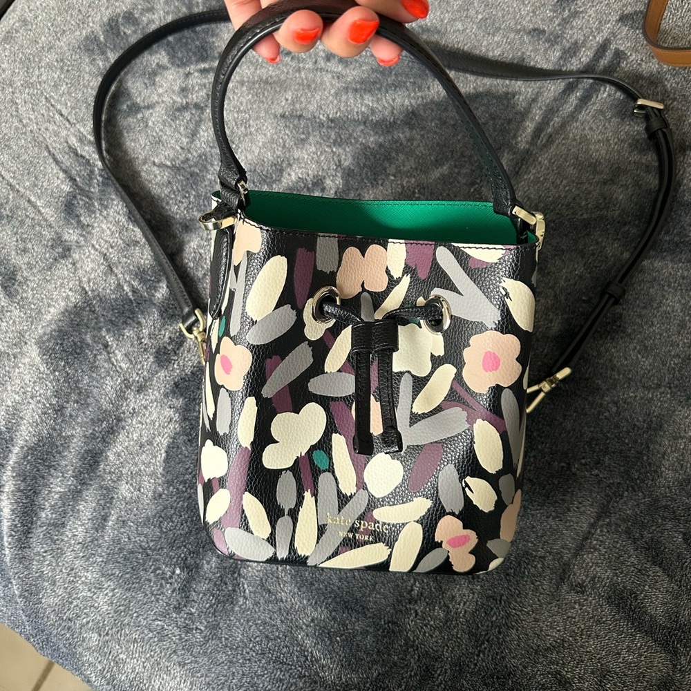 Kate spade small bucket bag